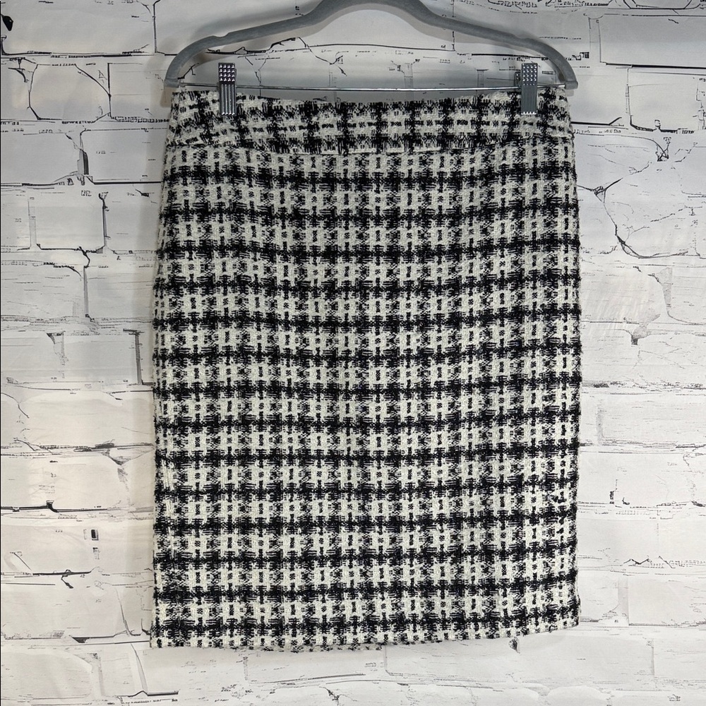 Ann Taylor Black and White Tweed Pencil Skirt Cotton Blend Career Closet Staple